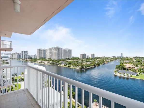3161 S Ocean Dr, Hallandale, FL