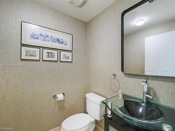 4th image of 900 Biscayne Blvd APT 5001