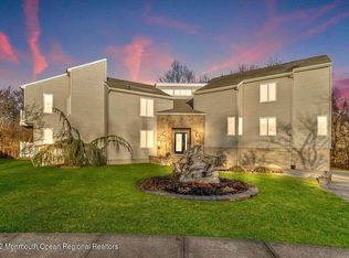 12 Belicose Ct, Middletown, NJ 07748