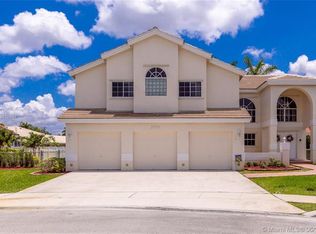 935 NW 201st Way, Pembroke Pines, FL 33029