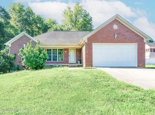 5902 Briscoe Ln, Louisville, KY 40228