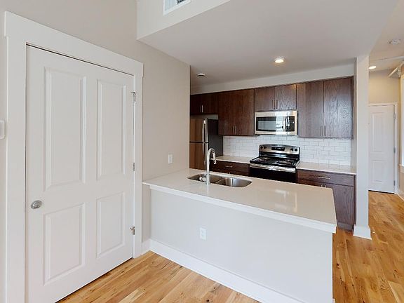 2nd image of 1600 Race St #1510-301