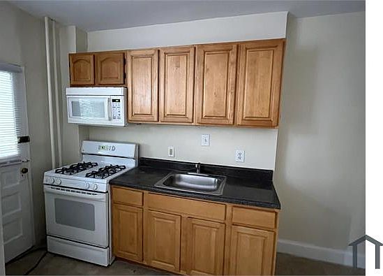 1st image of 2839 Cantrell St