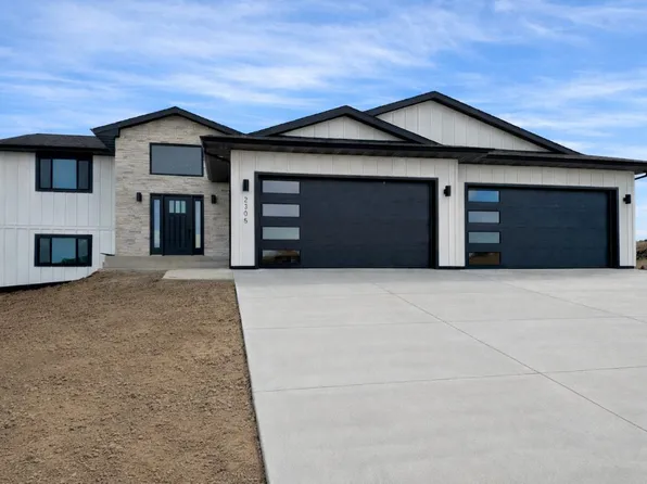 2305 Johnson St, Burlington, ND 58722