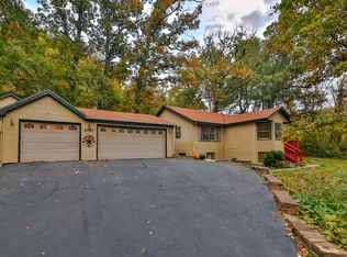 5797 Heatherwood Ln, Rockford, IL 61109