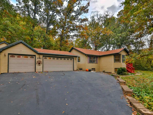 5797 Heatherwood Ln, Rockford, IL 61109
