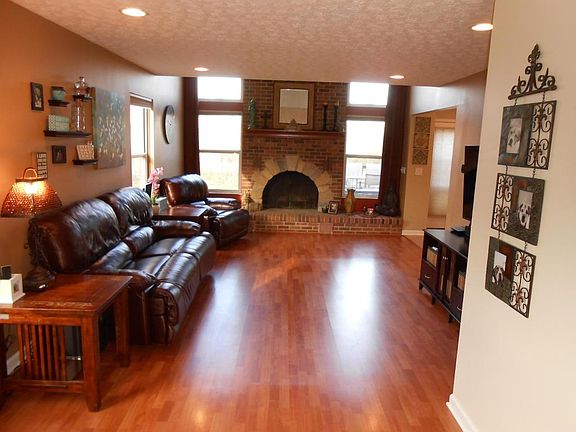 2nd image of 4876 Hallwood Ct
