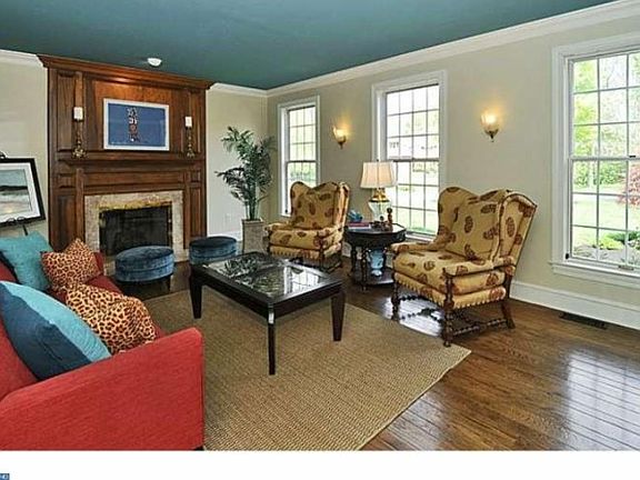 3rd image of 1010 Lorien Dr