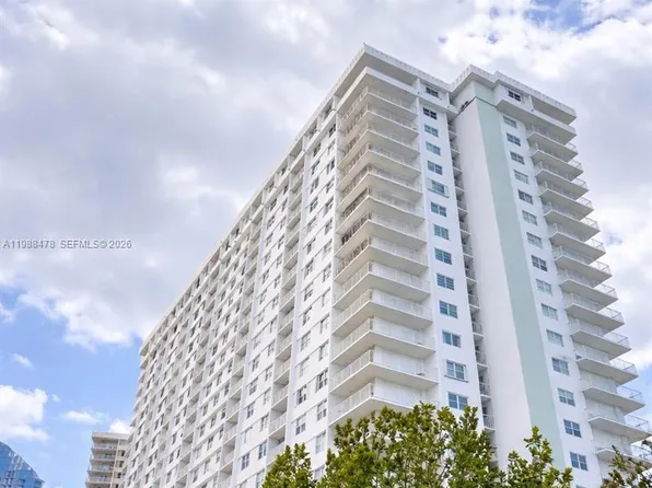 500 Bayview Dr, Sunny Isles Beach, FL