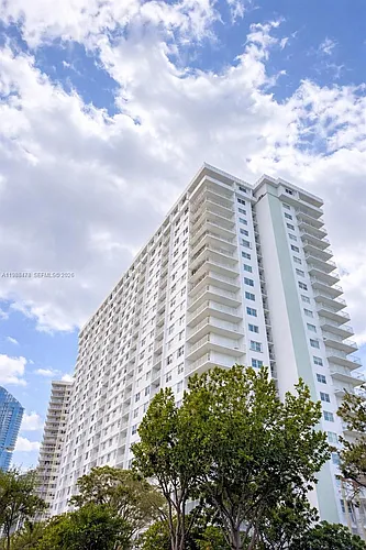 500 Bayview Dr Photo 1