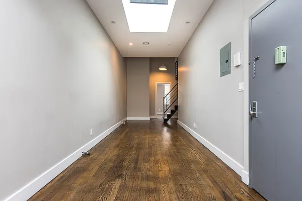 Rented by Nooklyn NYC LLC | media 47