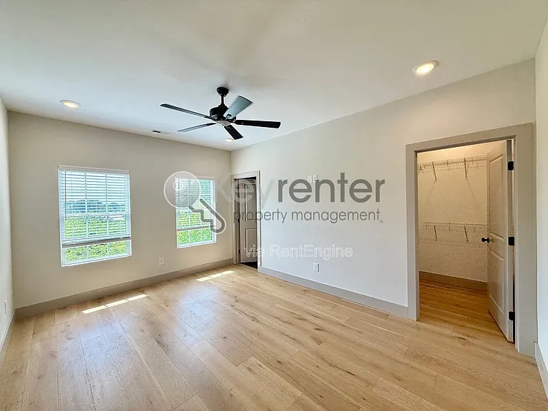1072 Amelia Ct — Photo 16