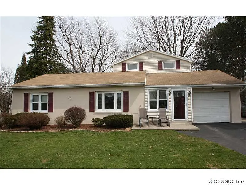 76 Hogan Rd photo 1