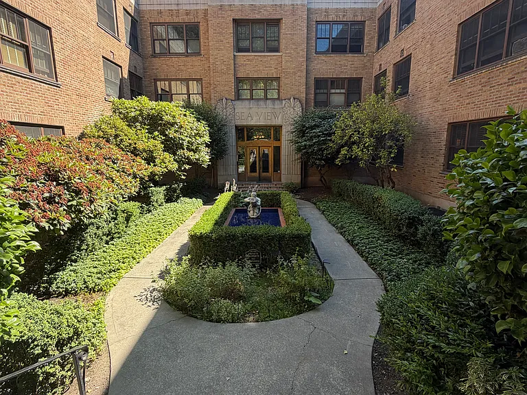 519 W Roy St #217 — Photo 10
