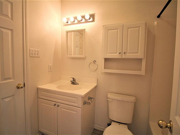 3rd image of 2322 20th St Unit A