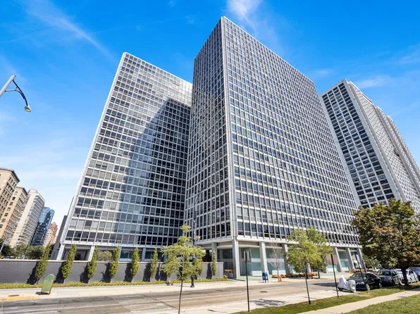 340 W Diversey Pkwy APT 2216, Chicago, IL 60657
