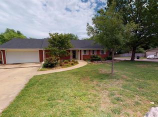 222 S Country Club Rd, Ada, OK 74820