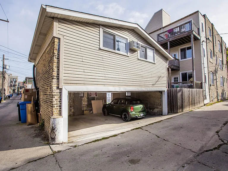 1914 N Wood St #0 — Photo 22