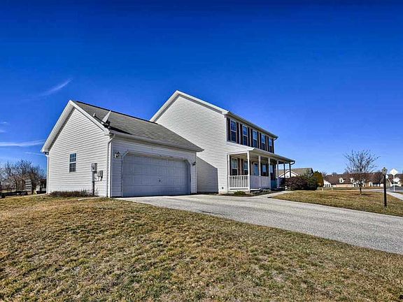 3rd image of 1455 Huntley Ct