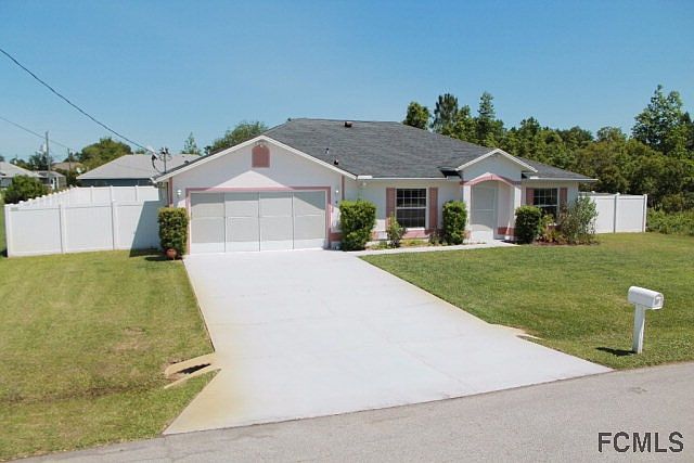 1st image of 10 Lyndenhurst Ln