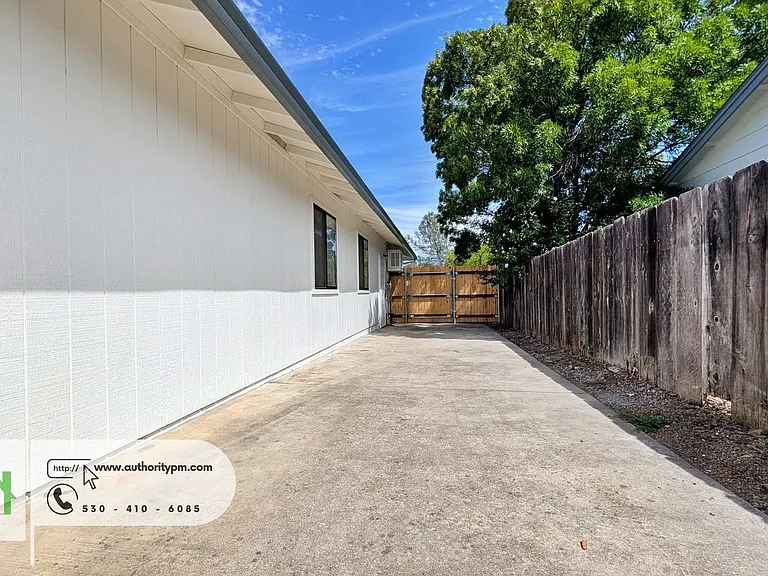 1027 Goodview Way — Photo 17