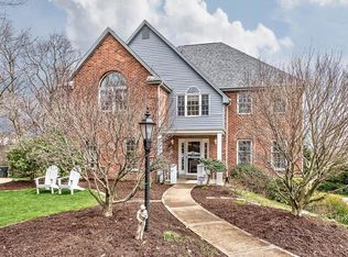 516 Colony Ct, Gibsonia, PA