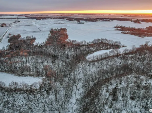 351-427 130th St, Seaton, IL 61476