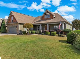 2 Dunsborough Dr, Simpsonville, SC 29680