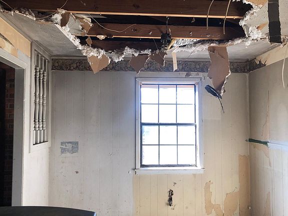 5th image of 347 E College St
