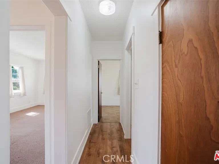 609 Alexander St — Photo 10