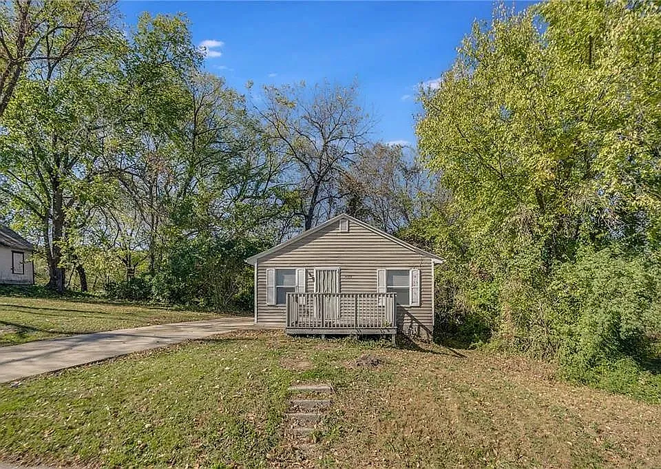 Building Photo - 4132 Spruce Ave