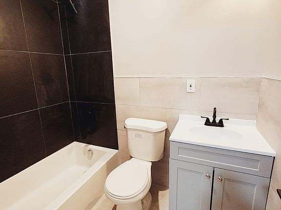 3rd image of 124 Kearney Ave #1
