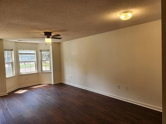 4th image of 125 Bach Dr #125
