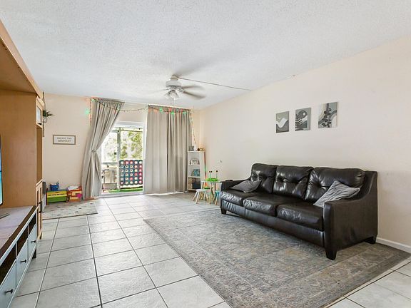 4th image of 1400 NE 57th Court #102