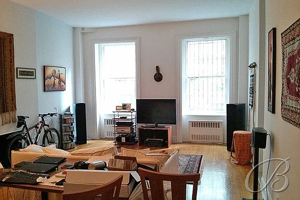 Rented by Bellmarc Realty | media 15