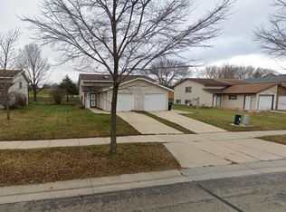 1524 45th St NW, Rochester, MN 55901