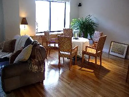 Rented by Akam Sales and Brokerage | media 22