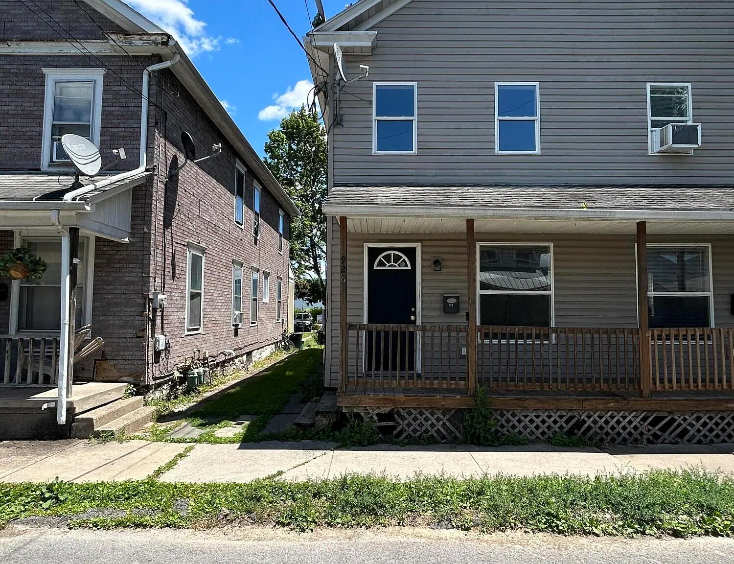 3 bed, 1100 sqft, $1,300 — Photo 2
