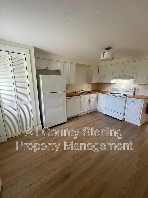 2 bed, 1.0 bath, 716 sqft, $895 — Photo 4