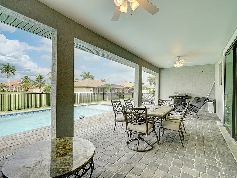 1104 NW 42nd Pl — Photo 30