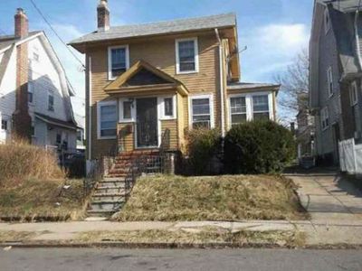 22 Richelieu Pl, Newark, NJ, 07106