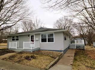 101 S Jefferson St, Saybrook, IL 61770