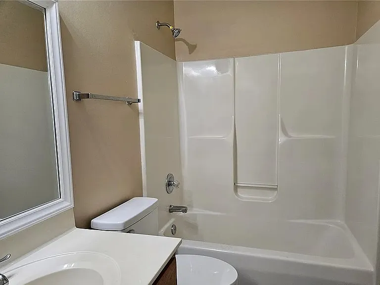 3375 Galleria Dr — Photo 15