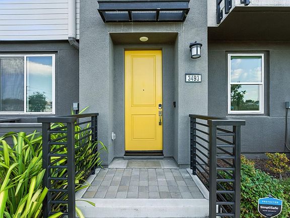 3rd image of 3493 Router Cmn