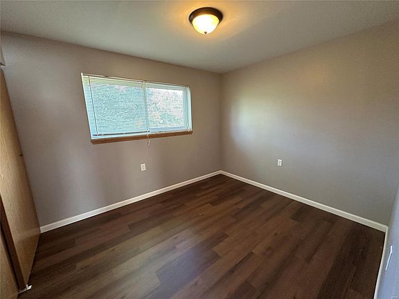 4th image of 14 Bruce Dr APT 2