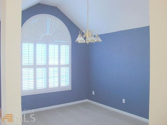 3rd image of 120 Bombay Ln