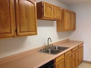 The spacious kitchen with a dishwasher!