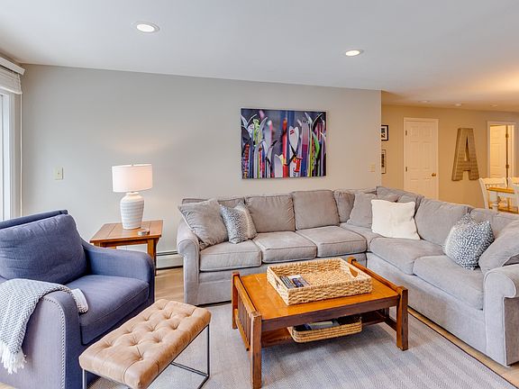 3rd image of 5 White Oak Lane Unit 8
