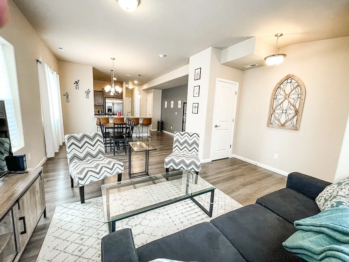 2102 Birmingham Loop — Photo 1