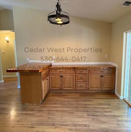 4th image of 2865 Lilac Rd